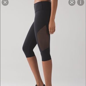 NTW Soulcycle Lulemon athletica Reveal crop black